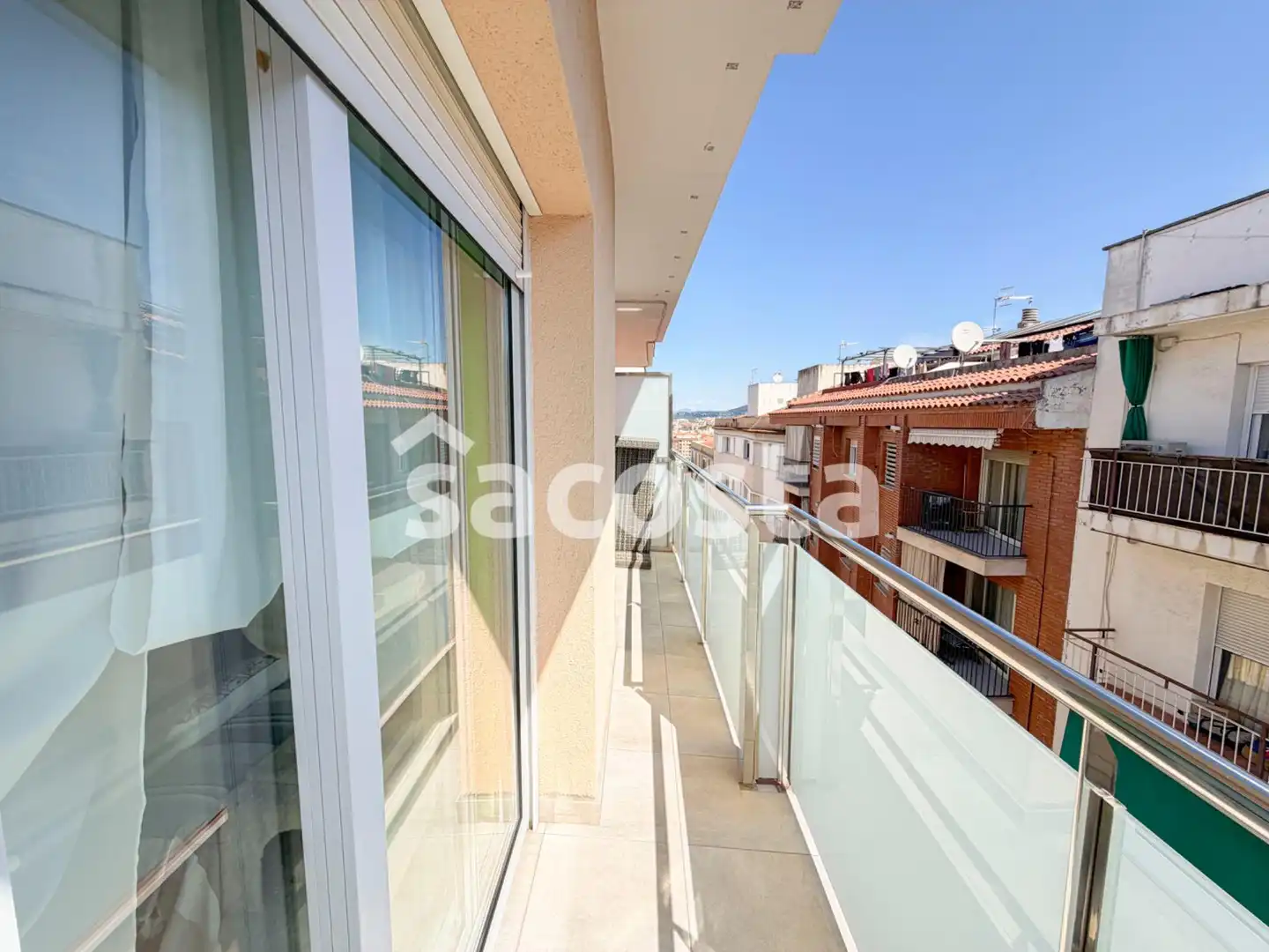 Piso con terraza en venta en Carrer CANIGO