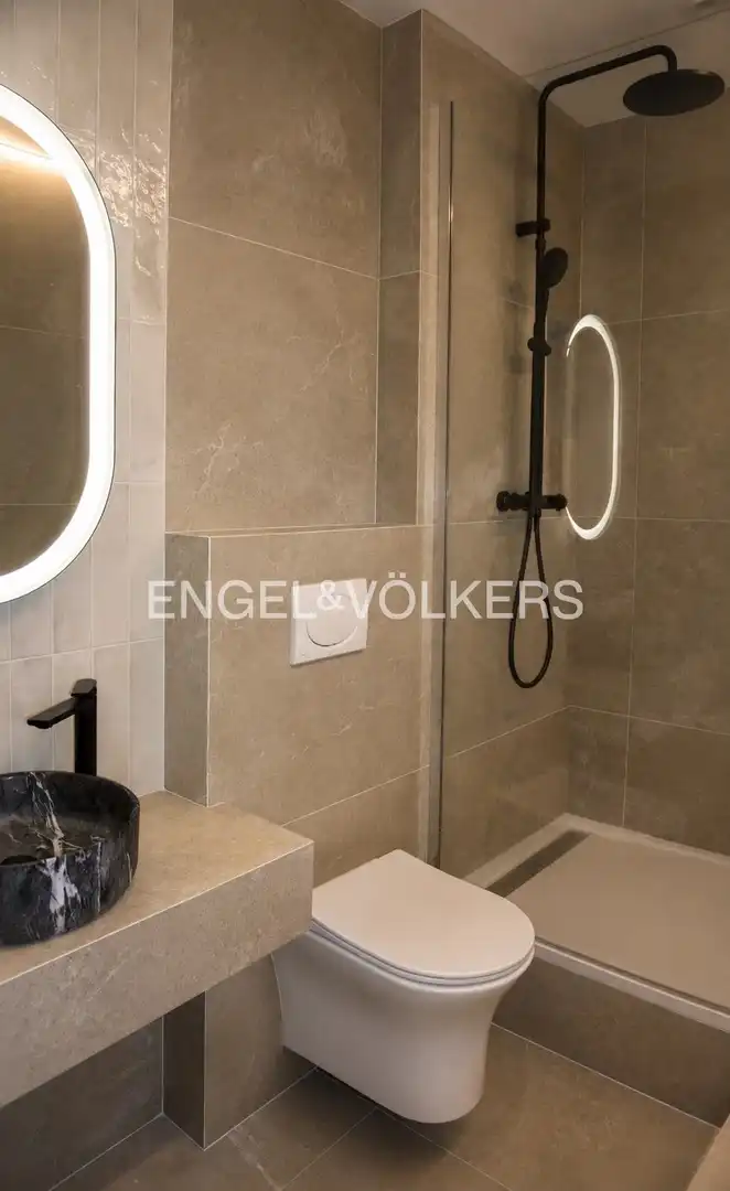 Baño de Apartamento en venta en Barcelona con Aire acondicionado, Calefacción y Terraza