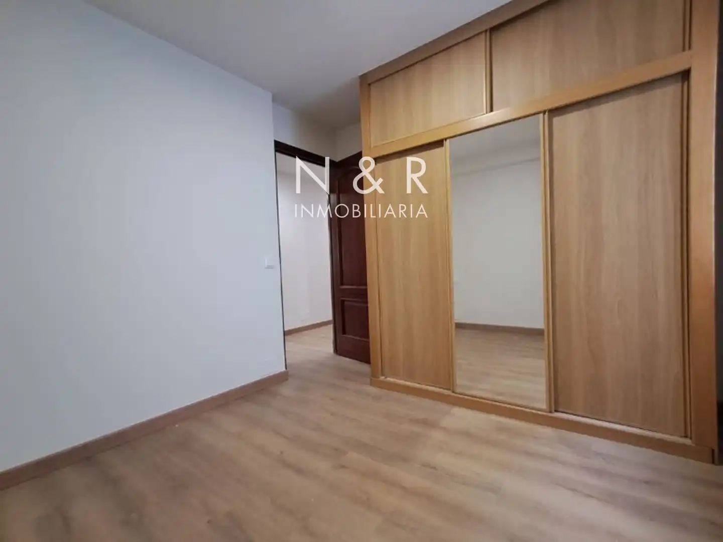Bedroom of Flat for rent in Santiago de Compostela 