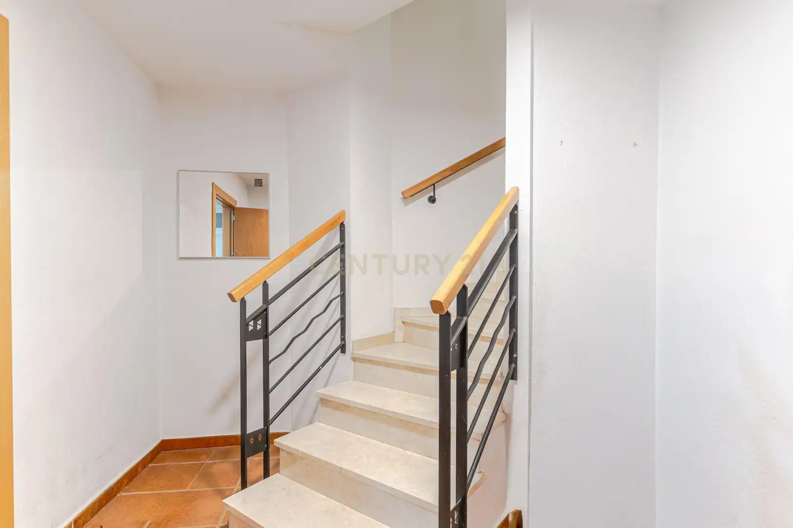 Casa adosada en venda en La Zubia amb Aire condicionat, Jardí privat i Traster