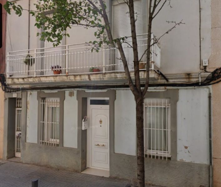 Exterior view of Planta baja for sale in L'Hospitalet de Llobregat  with Air Conditioner, Heating and Terrace
