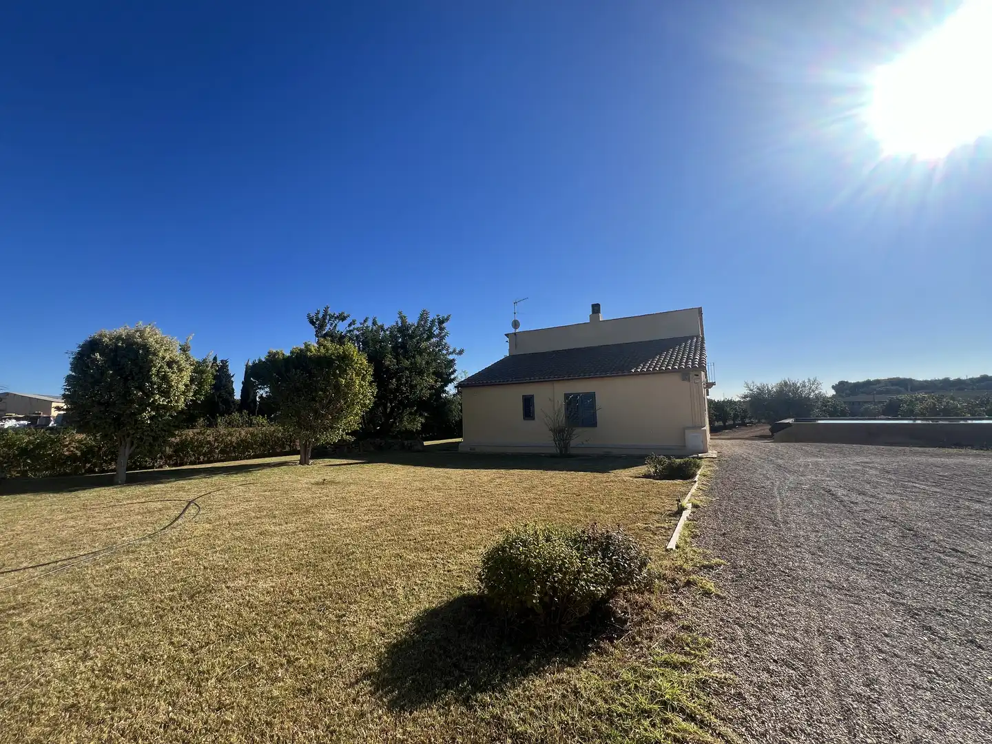 Außenansicht von Country house zum Verkauf in Roda de Berà mit Klimaanlage, Heizung und Privatgarten
