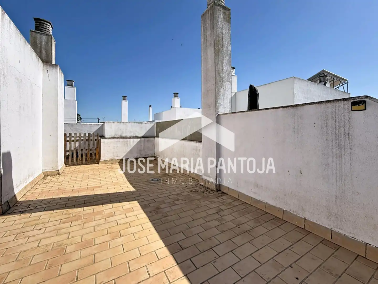 Terrace of Flat for sale in Arcos de la Frontera  with Air Conditioner, Heating and Storage room