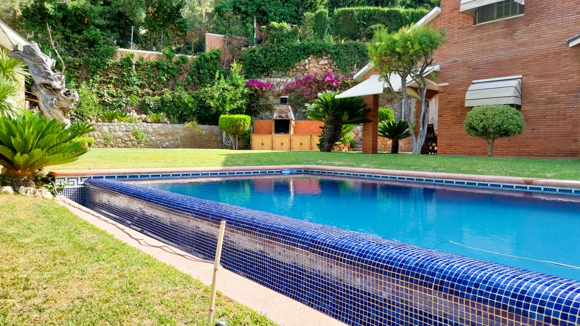 Piscina de Casa o chalet en venta en Vallirana con Calefacción, Jardín privado y Trastero