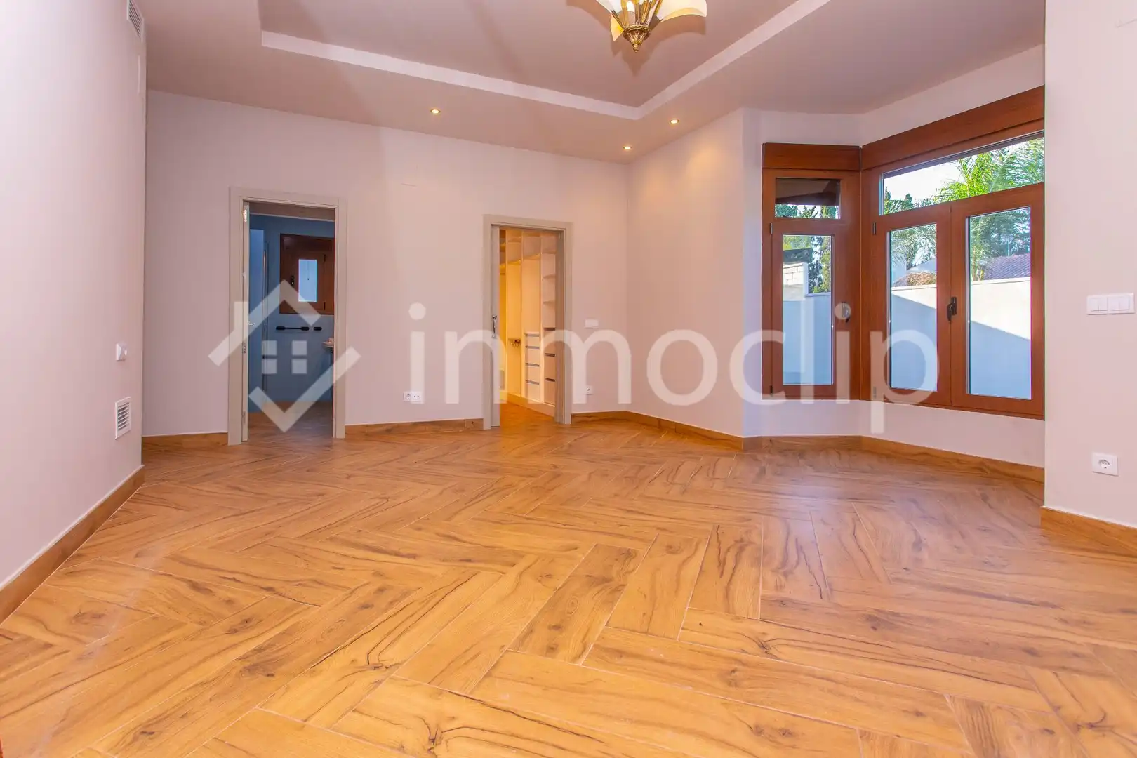 Houses for sale in CALLE GONZÁLEZ GORDON, Parque Avenida