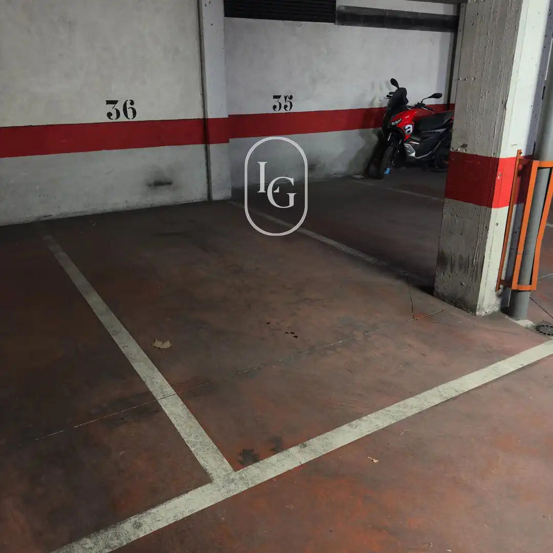 Parking de Garaje en venta en Madrid con Alarma