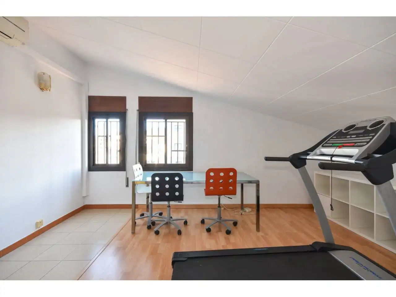 Habitación de Casa o chalet en venta en Santa Perpètua de Mogoda con Aire acondicionado, Calefacción y Jardín privado