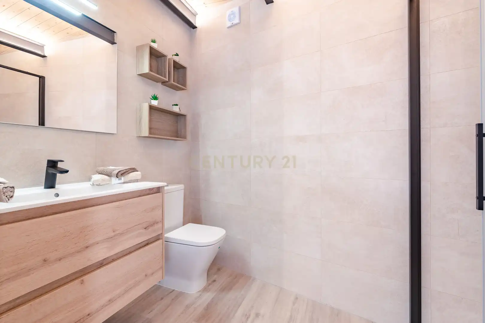 Baño de Casa o chalet en venta en Vilanova i la Geltrú con Aire acondicionado y Alarma