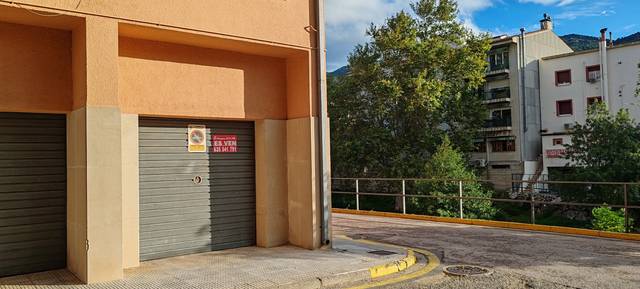 Garaje en Venta en Carrer Arnau Mata en La Jonquera