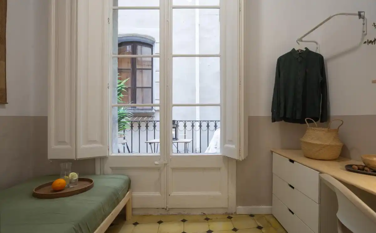 Dormitori de Apartament per a compartir en Barcelona amb Aire condicionat, Calefacció i Moblat