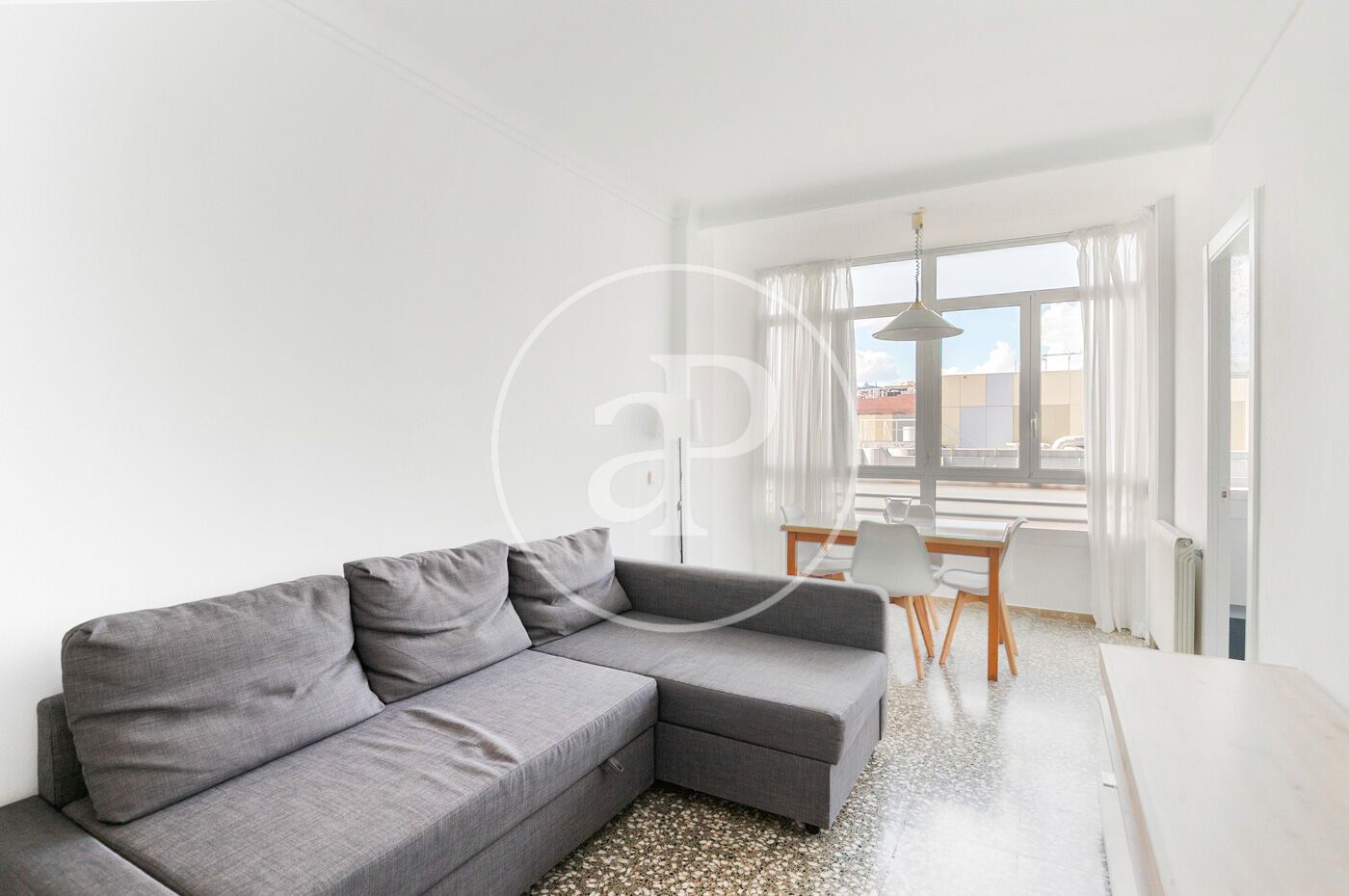 Vista exterior de Piso de alquiler en  Barcelona Capital con Calefacción y Amueblado