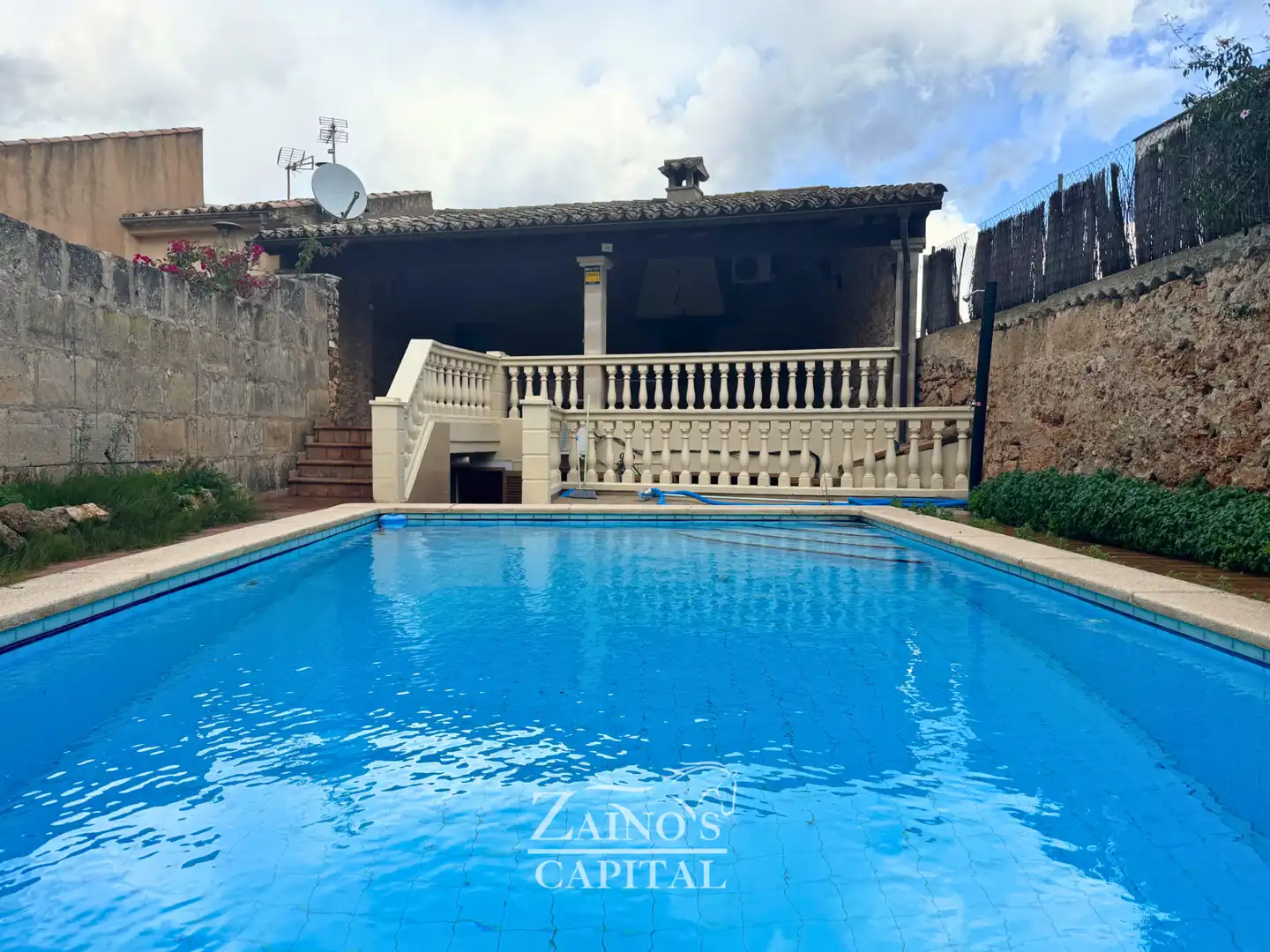 Swimming pool of Detached homes for sale in Marratxí  with Air Conditioner, Heating and Private garden