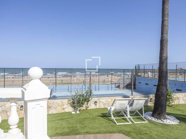Villa con balcone in vendita a Playa del Puig