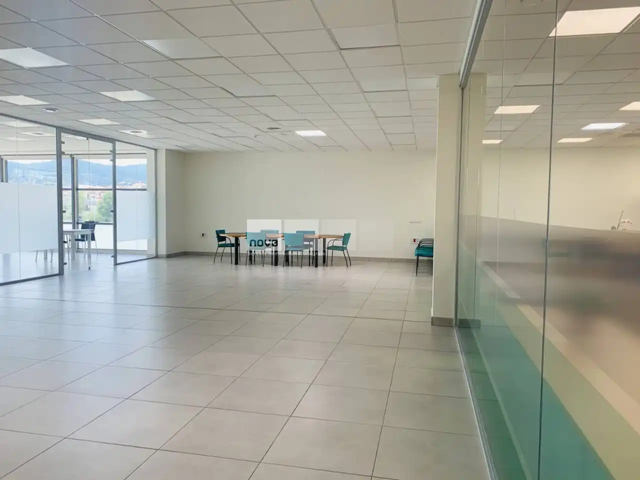 Oficina de alquiler en Tona