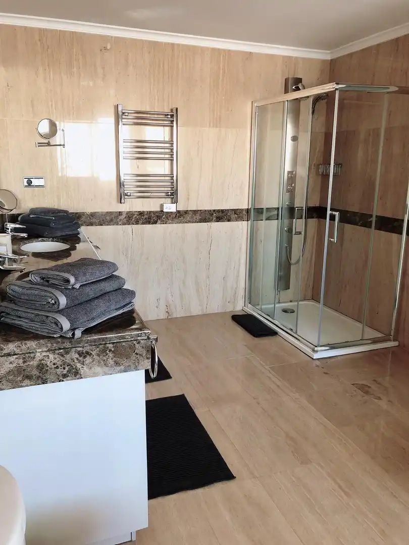Bathroom of Duplexes for rent in Marbella  with Air Conditioner, Terrace and Swimming Pool