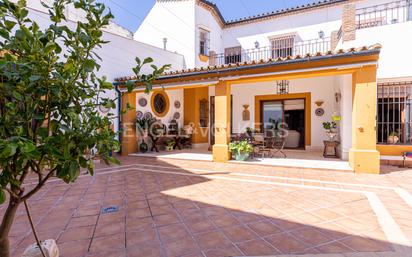 Vista exterior de Casa o xalet en venda en Estepa amb Aire condicionat, Calefacció i Jardí privat