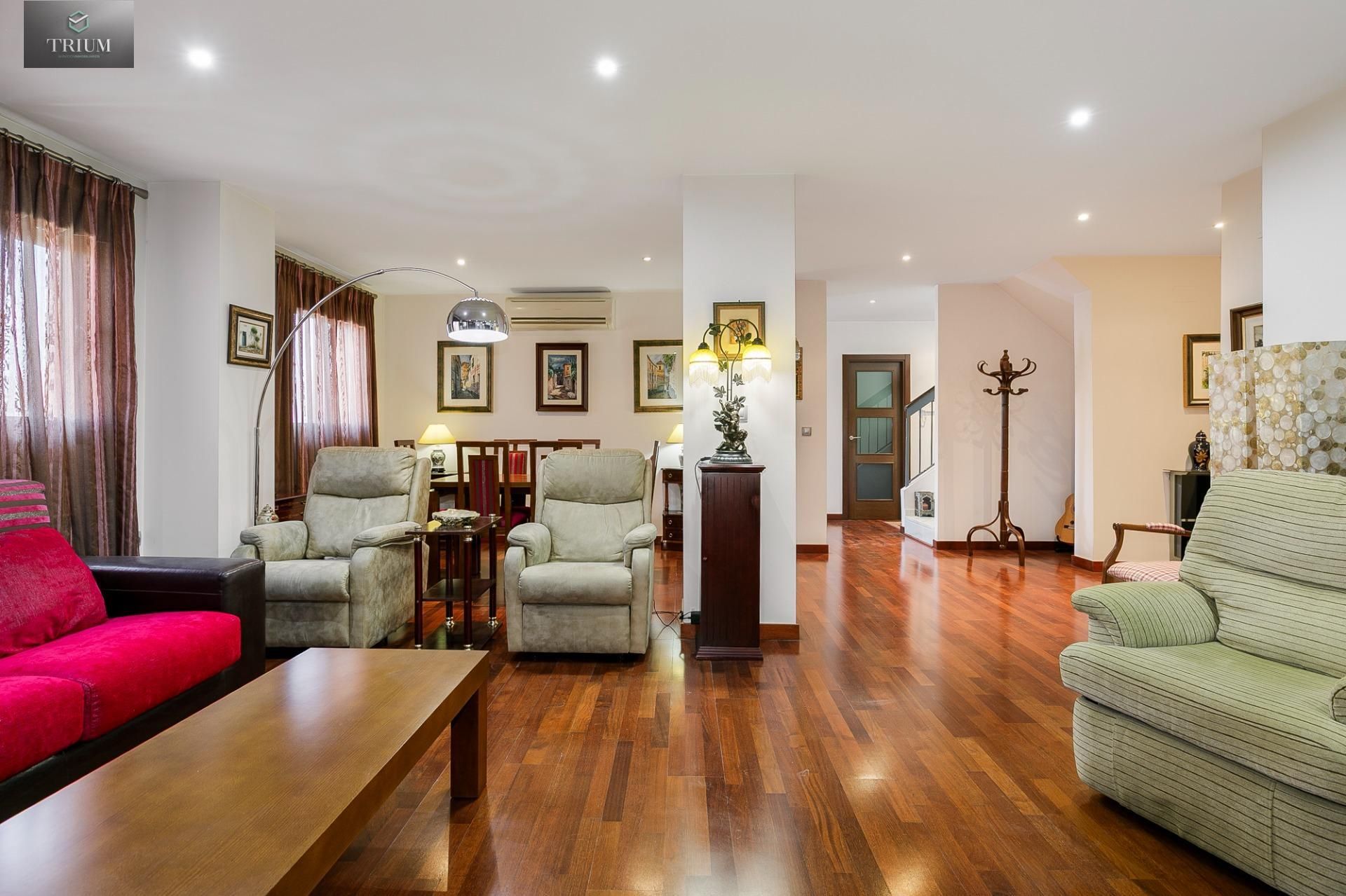 Living room of Attic for sale in  Granada Capital  with Air Conditioner, Heating and Parquet flooring