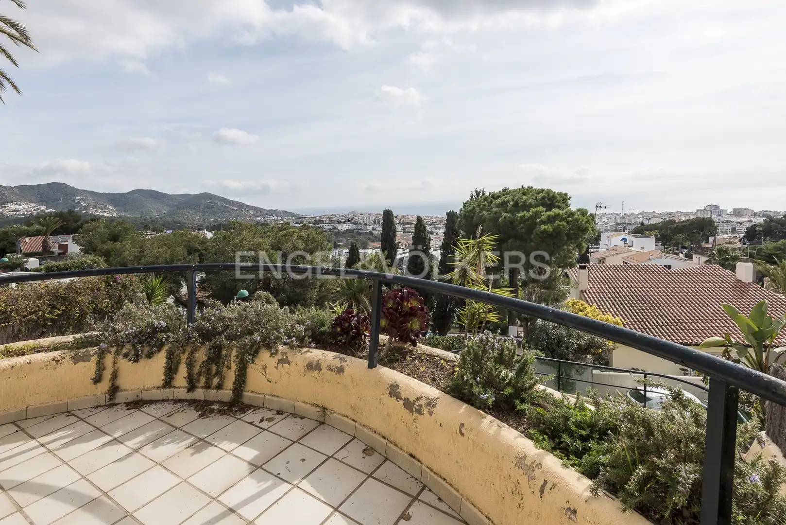 Terrassa de Casa adosada en venda en Sitges amb Aire condicionat, Calefacció i Jardí privat