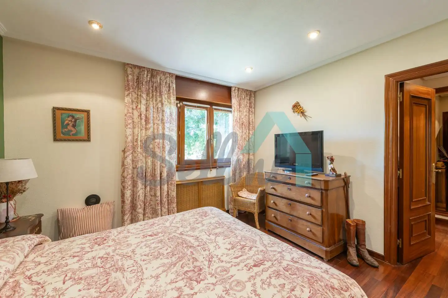 Bedroom of Detached homes for sale in Llanes  with Heating, Private garden and Parquet flooring