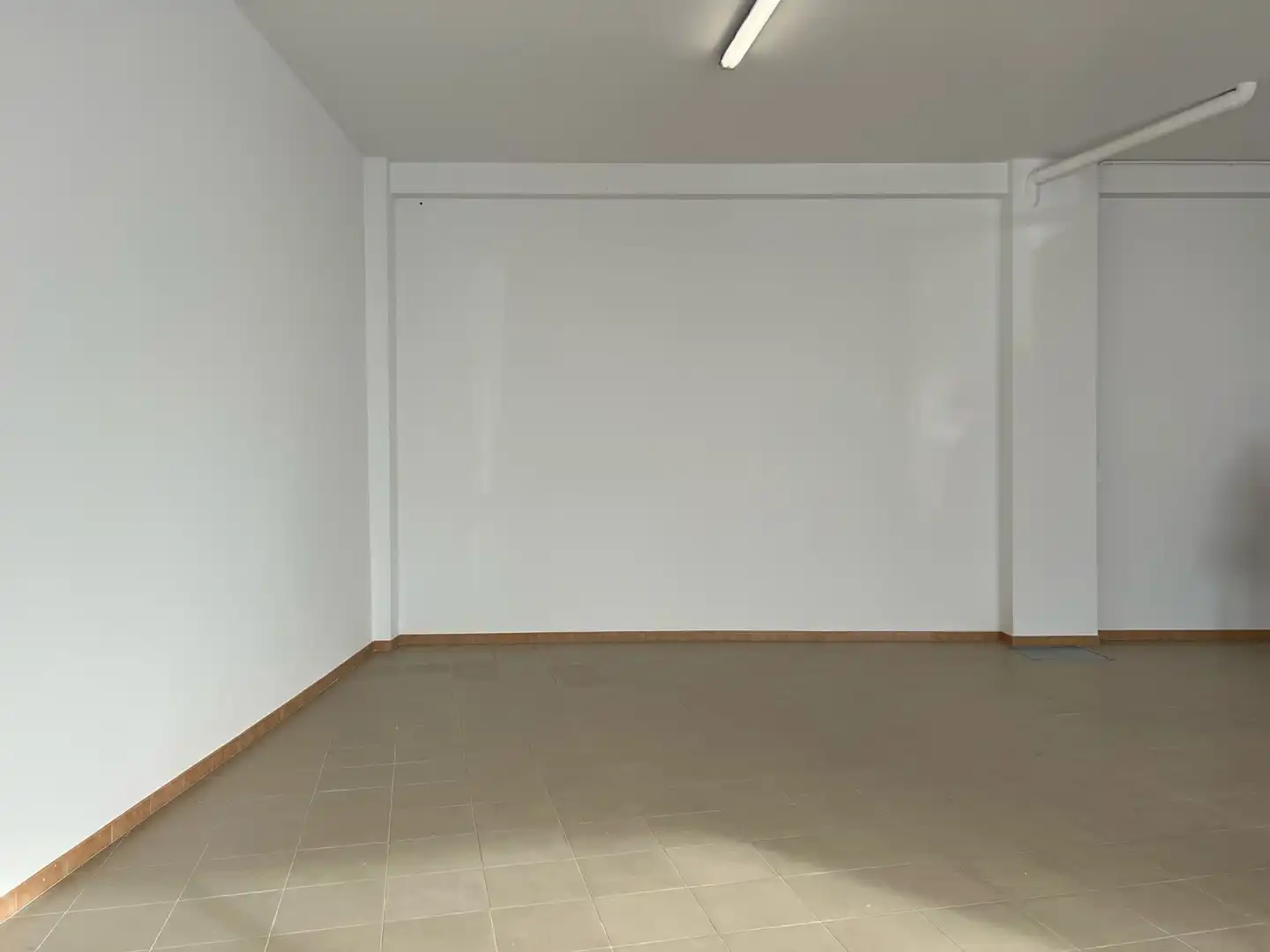 Business premises to rent in A Malata - Catabois - Ciudad Jardín, imagen 8