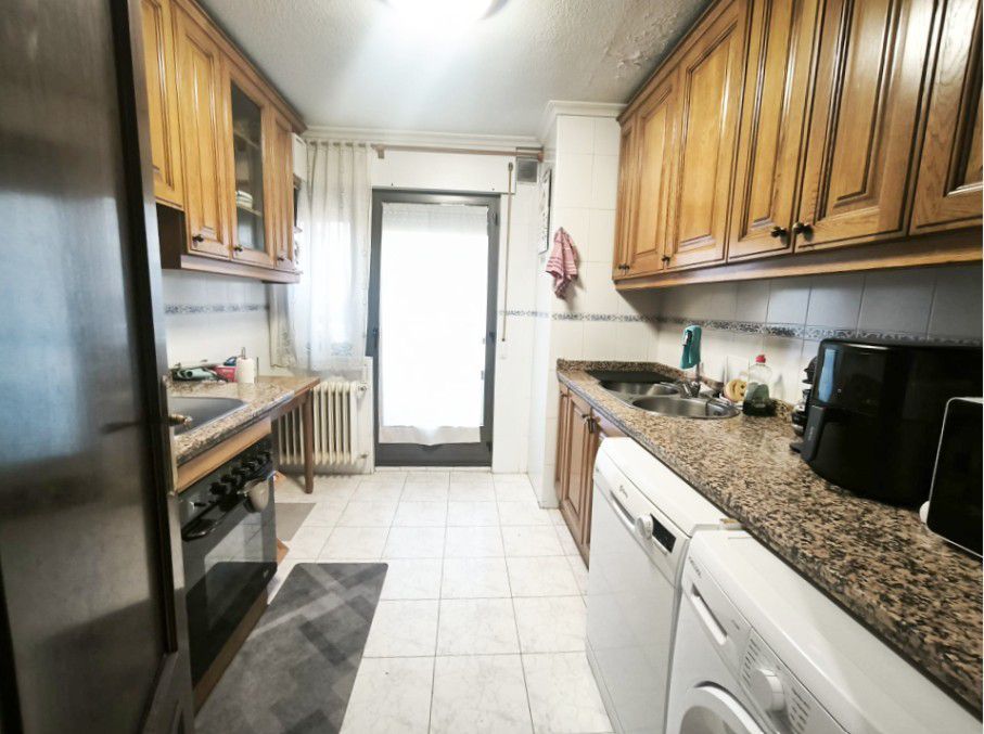 Cuina de Pis en venda en Salamanca Capital amb Calefacció, Parquet i Terrassa