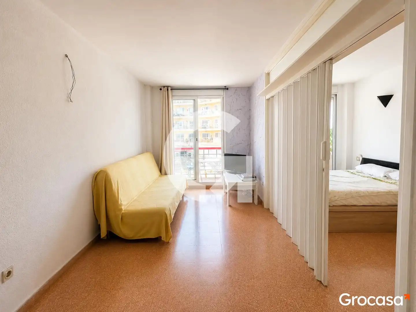Habitación de Apartamento en venta en Calella con Amueblado, Lavadora y TV