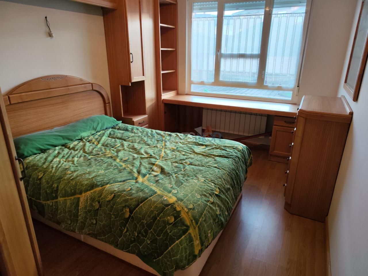 Dormitori de Apartament en venda en San Andrés del Rabanedo amb Calefacció, Parquet i Terrassa