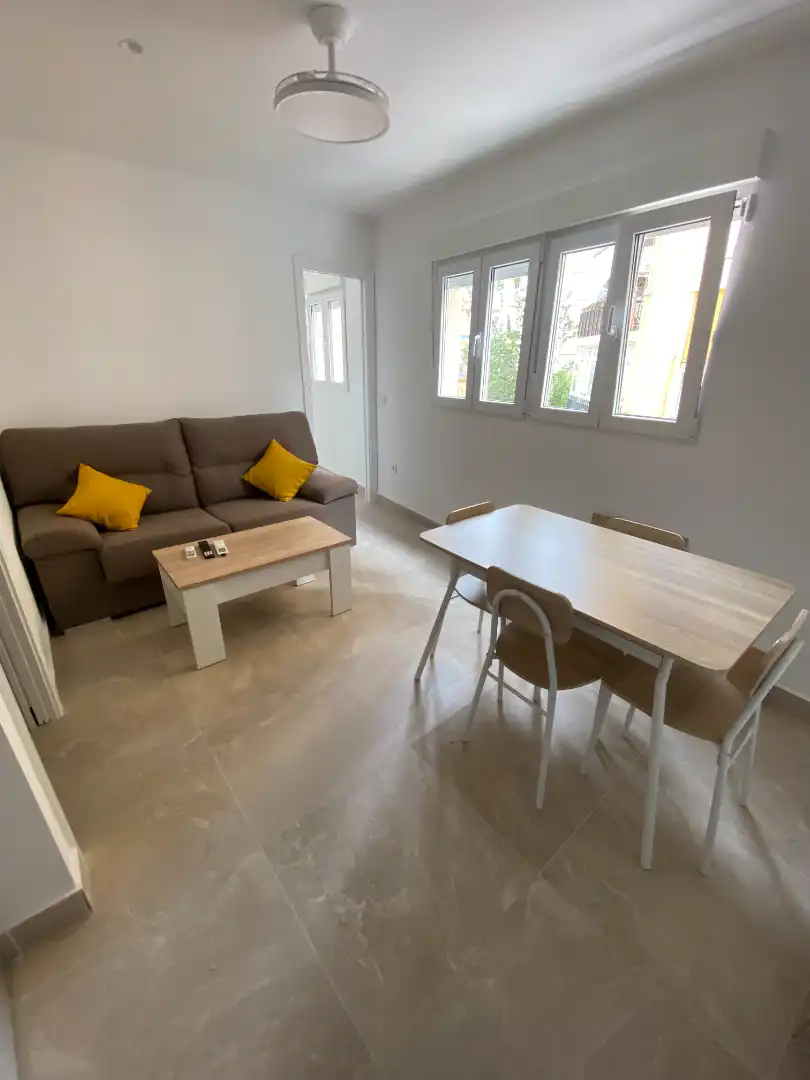 Apartamento con ascensor en alquiler en Calle Don Juan de Austria