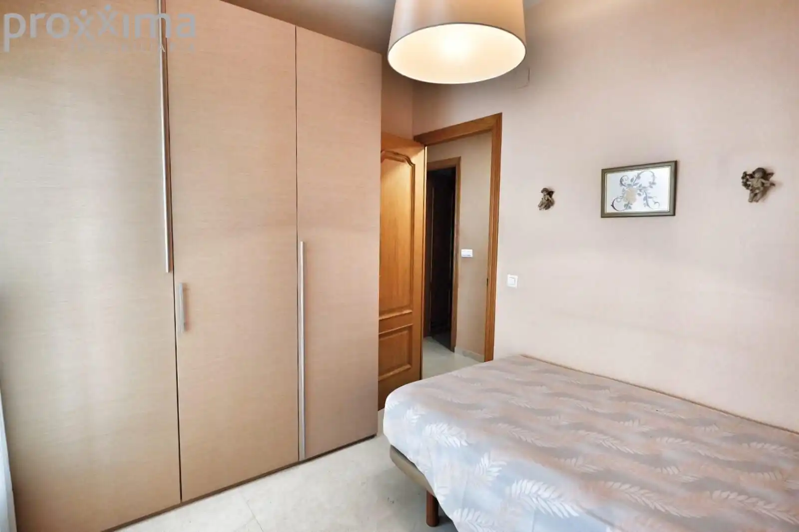 Habitación de Piso en venta en Sevilla con Aire acondicionado, Trastero y Piscina comunitaria