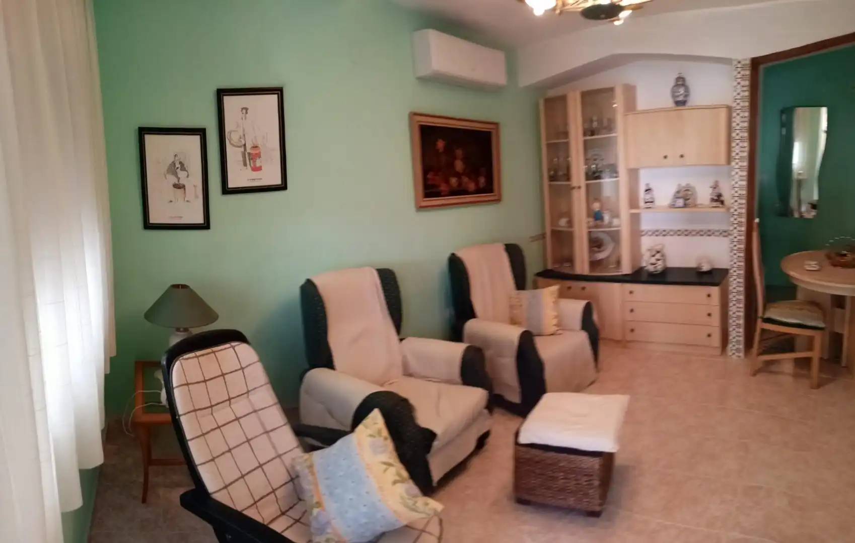 Sala d'estar de Casa adosada en venda en Torrevieja amb Aire condicionat, Calefacció i Jardí privat