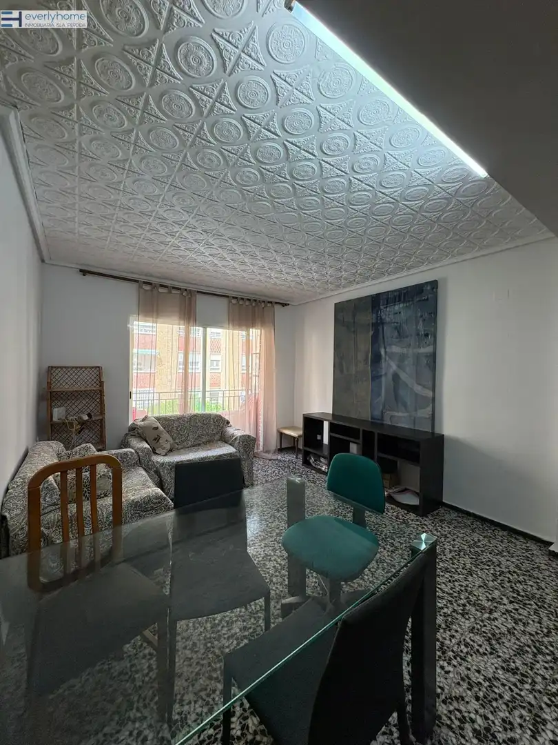 Living room of Flat for rent in Valencia  with Furnished and Balcony