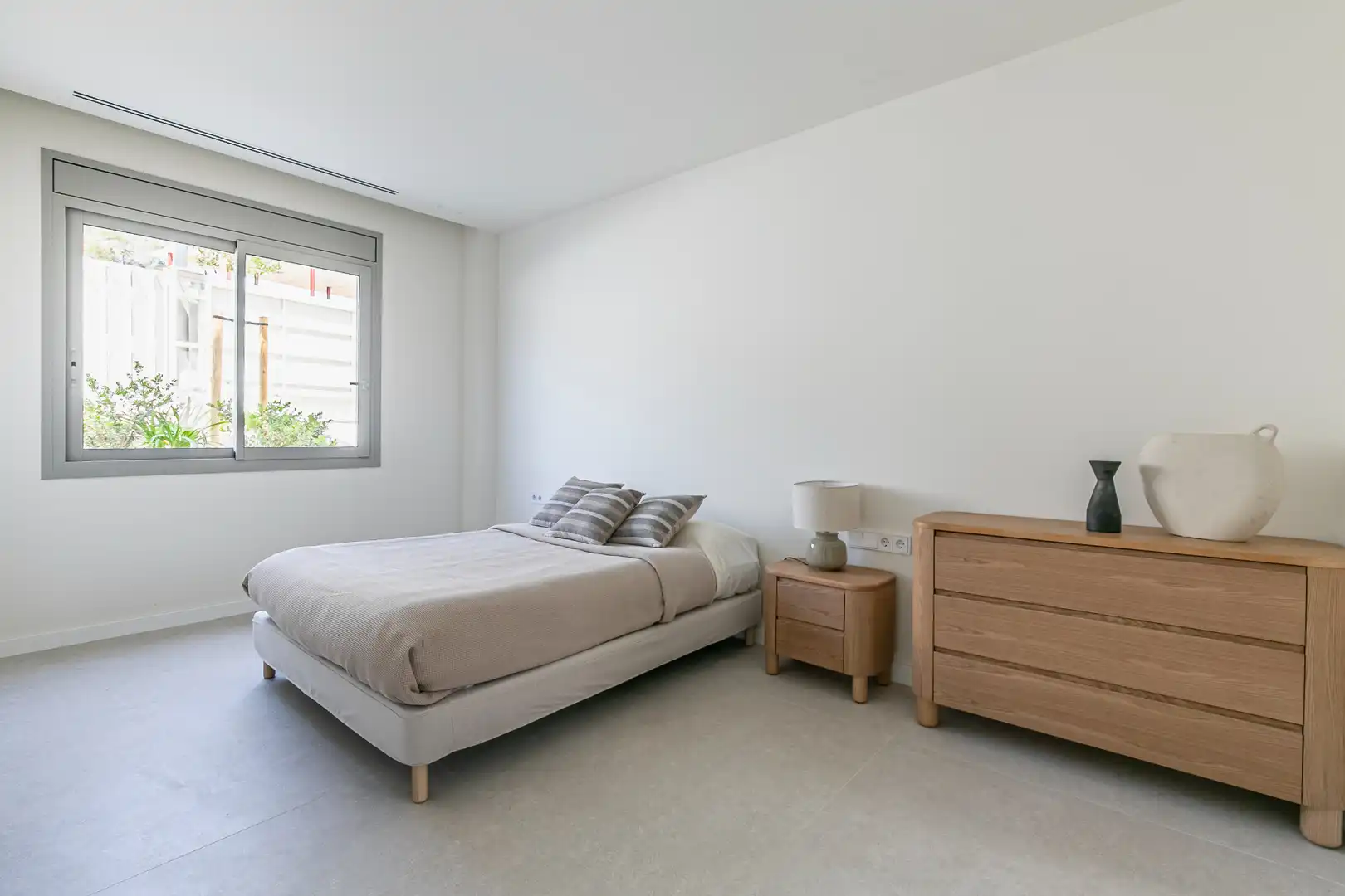 Schlafzimmer von Haus oder Chalet zum Verkauf in Sitges mit Klimaanlage, Heizung und Privatgarten