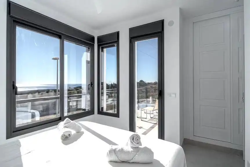 Habitación de Casa o chalet en venta en Nerja con Aire acondicionado, Terraza y Piscina