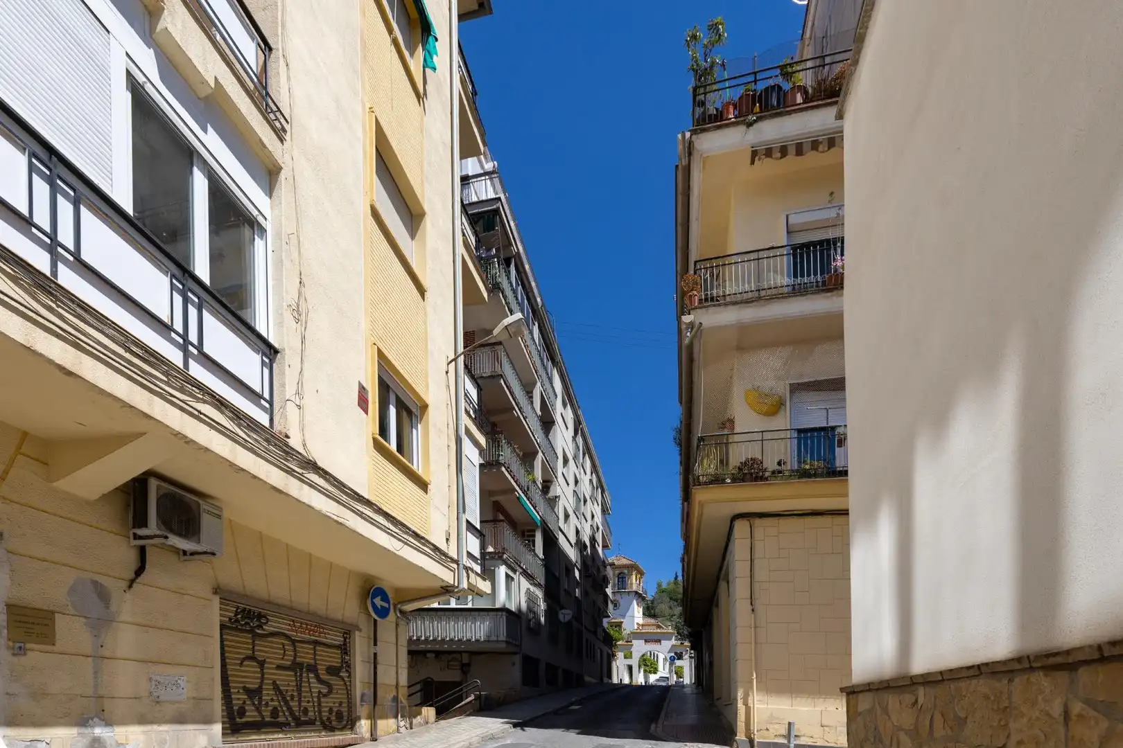 Vista exterior de Piso en venta en Granada