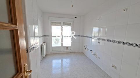 Photo 3 of Flat for sale in Avenida de Requejo, 44, Los Bloques, Zamora