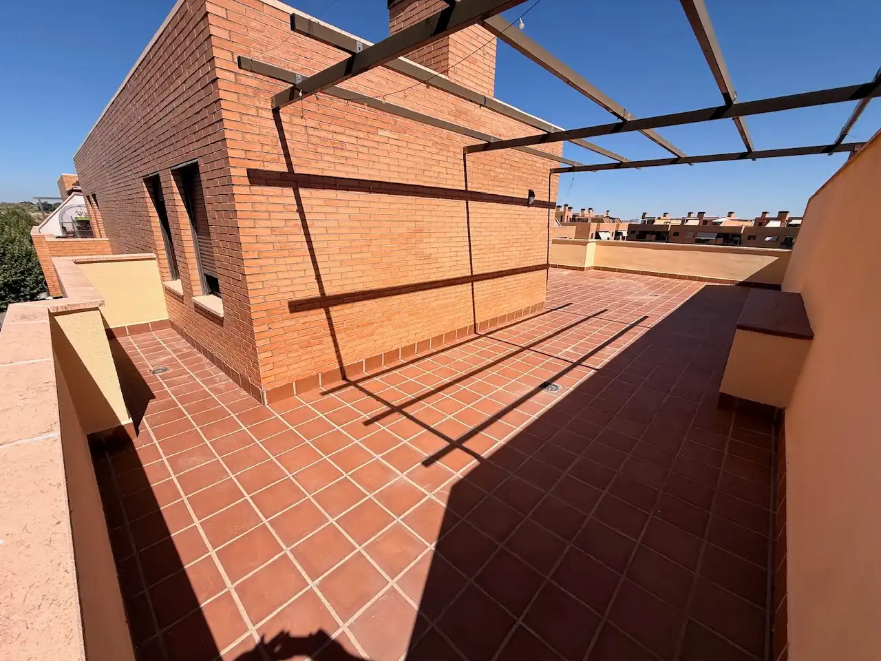 Terrassa de Àtic de lloguer en Yebes amb Aire condicionat, Terrassa i Traster