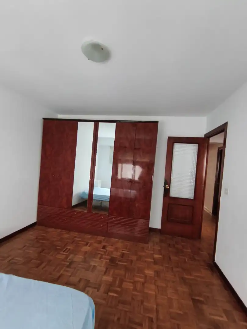 Dormitori de Àtic de lloguer en A Coruña Capital  amb Parquet, Terrassa i Moblat