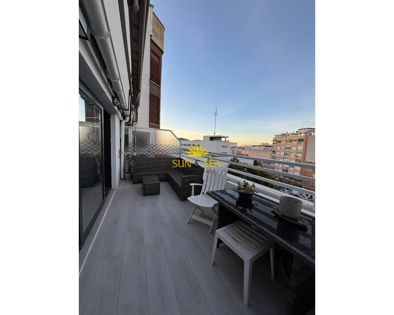 Terrace of Attic to rent in Elda  with Air Conditioner, Heating and Parquet flooring