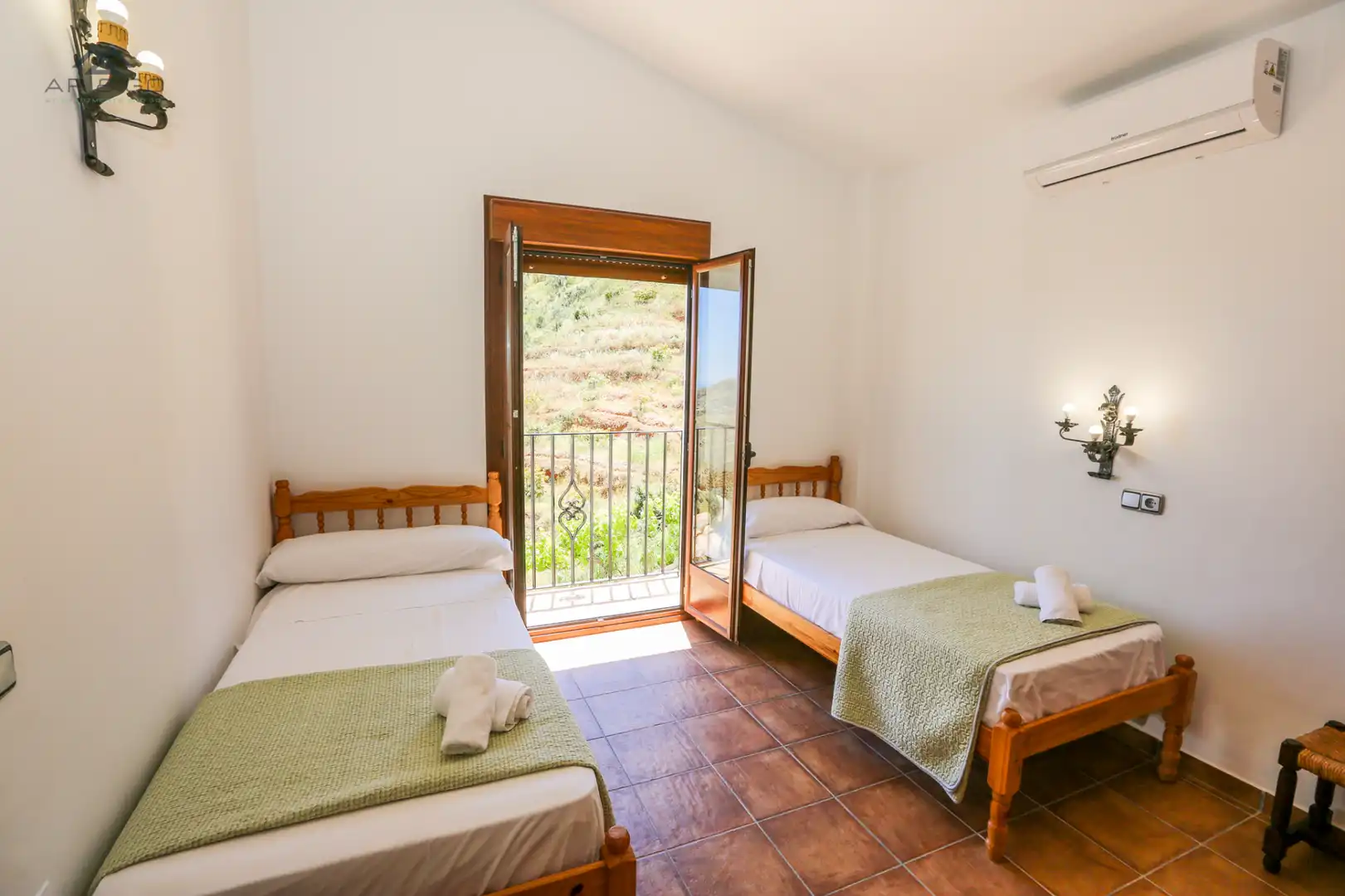 Dormitori de Finca rústica de lloguer en Almuñécar amb Aire condicionat, Calefacció i Jardí privat