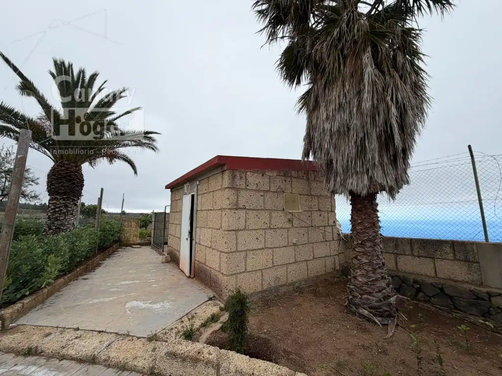 Vista exterior de Finca rústica en venda en Adeje amb Aire condicionat, Terrassa i Piscina
