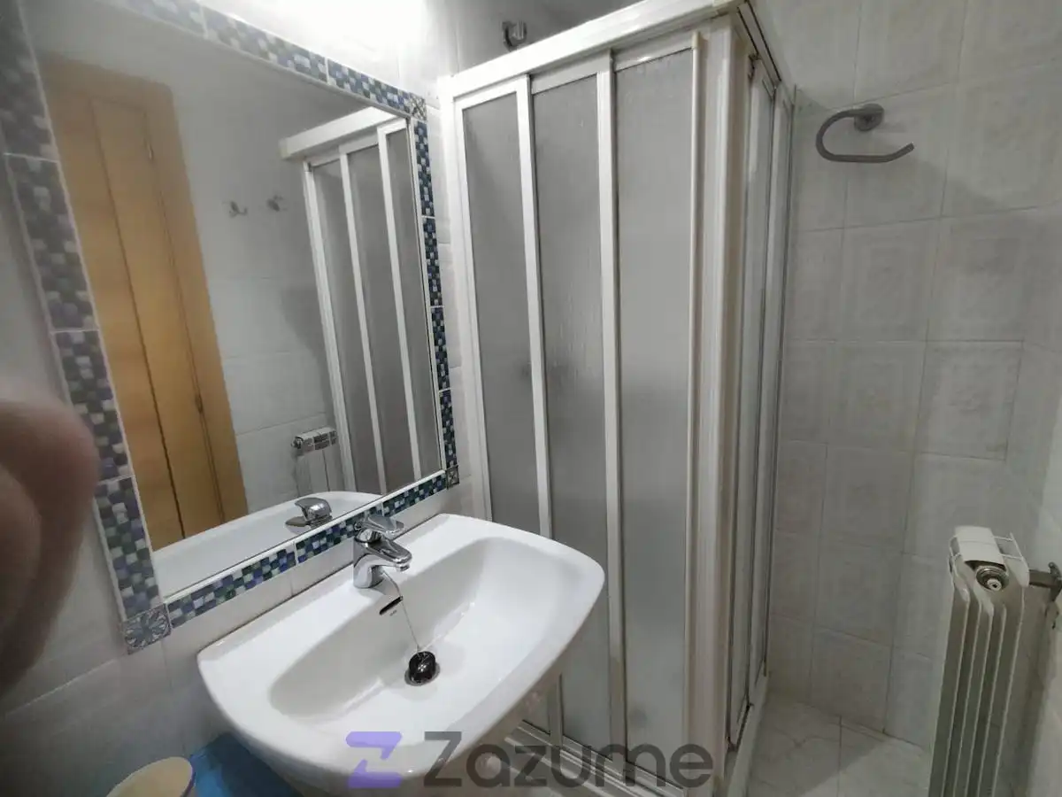 Baño de Piso de alquiler en Zaragoza con Aire acondicionado, Calefacción y Parquet