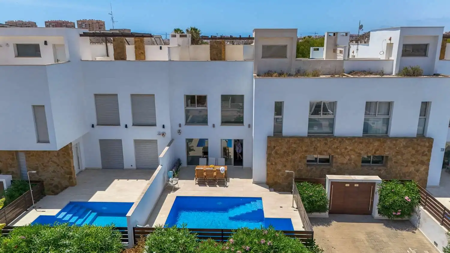 Piscina de Casa adosada en venda en Torrevieja amb Aire condicionat, Calefacció i Terrassa