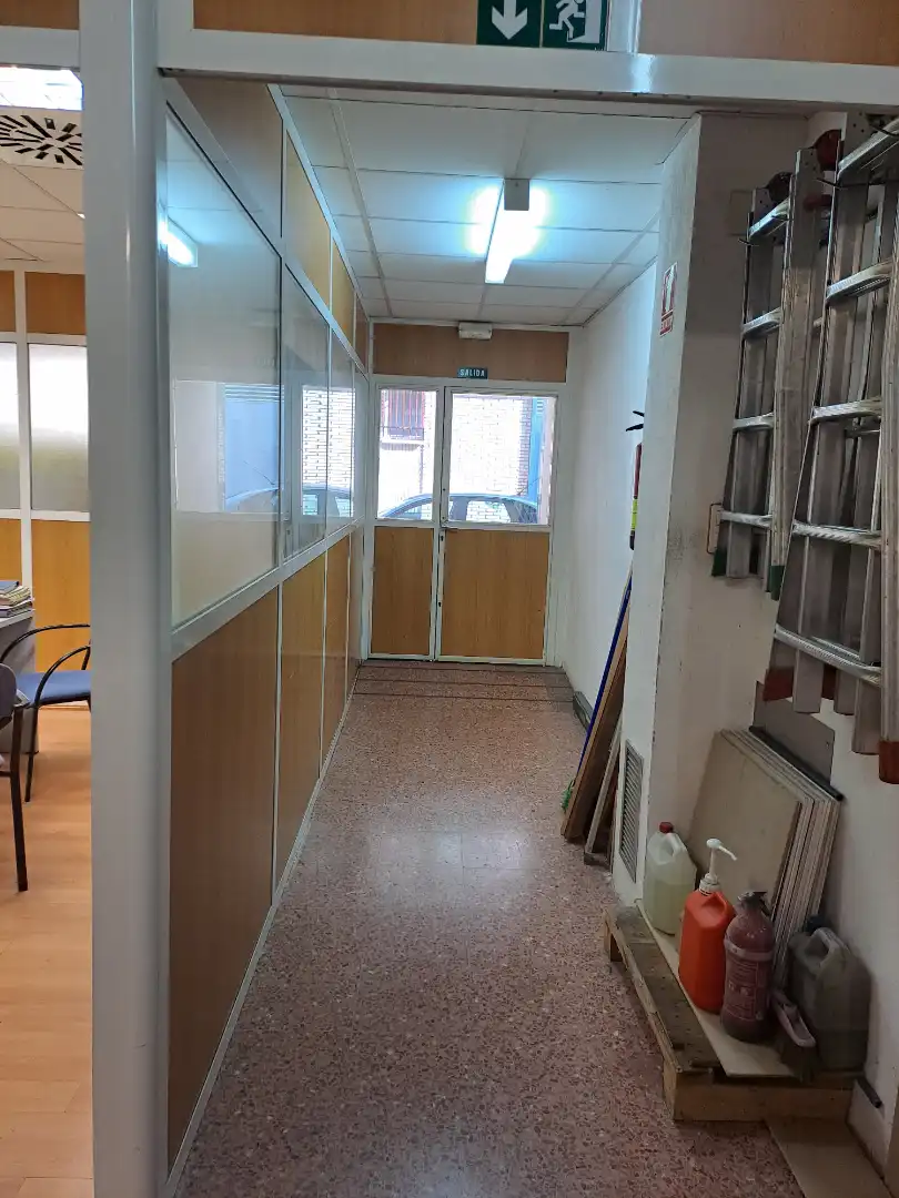 Commercial properties for sale in Zaragoza  with Air Conditioner, Heating and Furnished