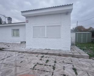 Vista exterior de Casa o xalet en venda en Arcicóllar amb Jardí privat i Alarma