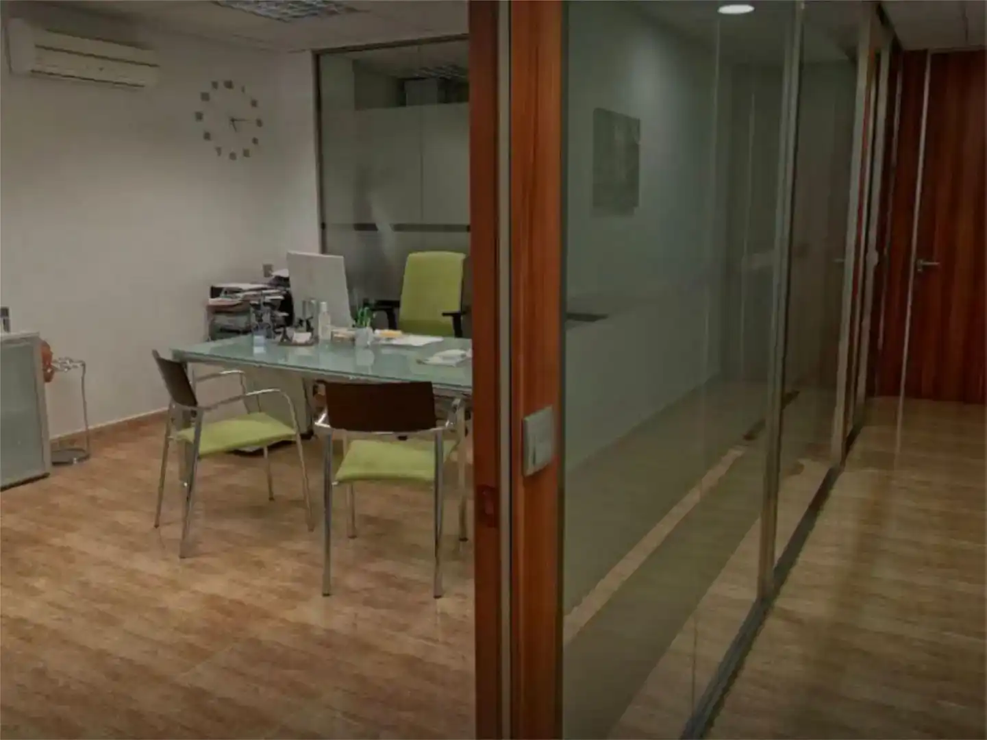 Commercial properties for rent in Carrer de Jaume Roig, 1, Parque de la Bombilla
