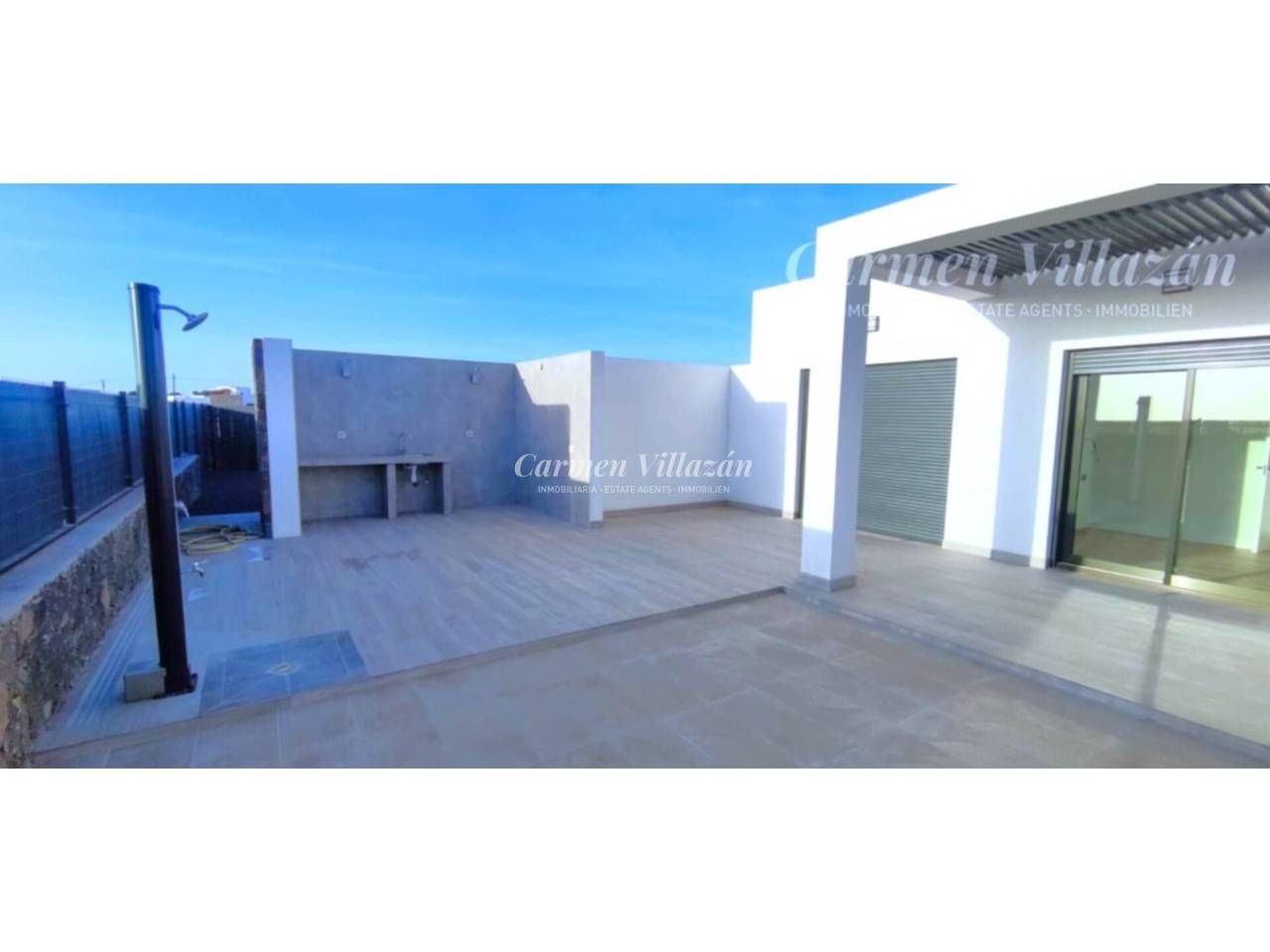 Terrassa de Casa o xalet en venda en La Oliva amb Aire condicionat i Jardí privat