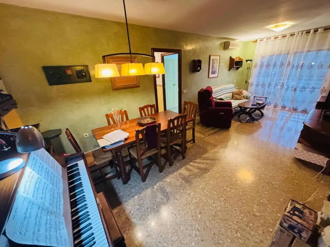 Comedor de Piso en venta en Vilanova i la Geltrú con Aire acondicionado, Calefacción y Terraza