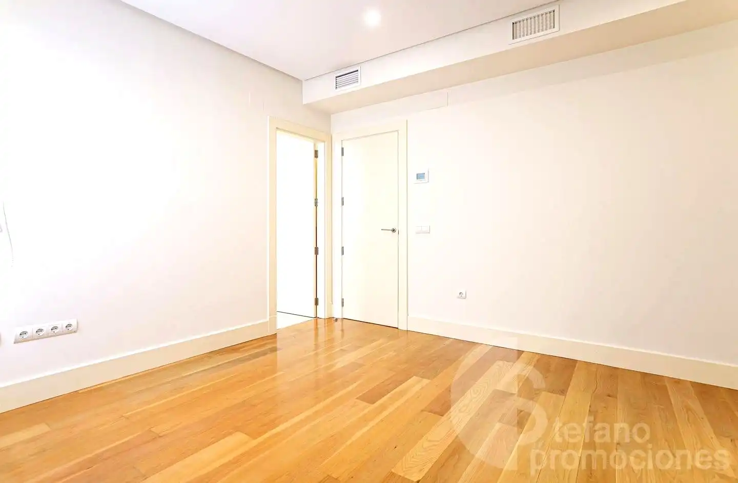 Habitación de Ático de alquiler en Málaga con Aire acondicionado, Calefacción y Parquet