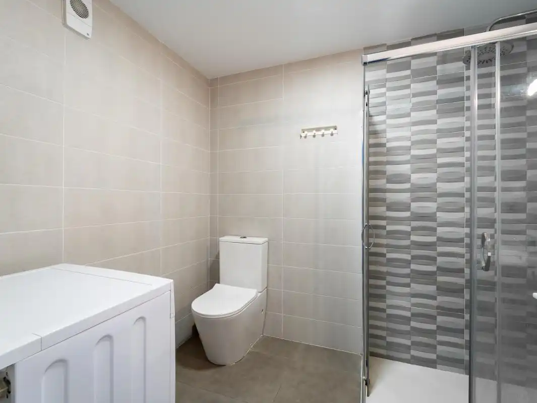 Baño de Estudio en venta en Torremolinos con Aire acondicionado, Calefacción y Piscina
