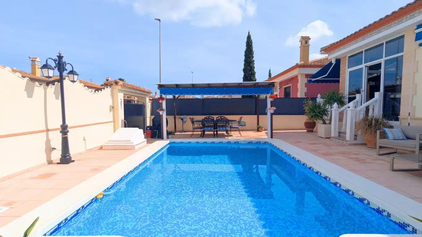 Piscina de Casa o chalet en venta en Bigastro con Microondas y Balcón